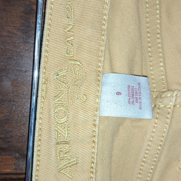 Mustard colored Arizona Jean's size 9 - Picture 2 of 5